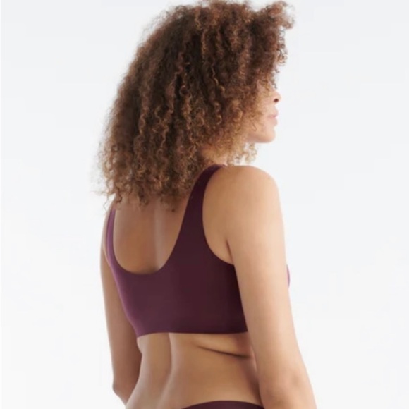 *SOLD *LuxeLift Pullover Bra - Dark Cherry / M - Picture 1 of 2